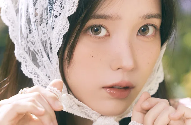 IU